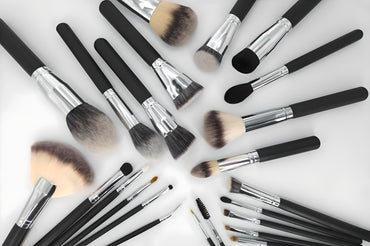 23 PC PRO BRUSH SET W/A9 ZIPPER APRON
