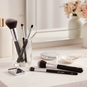 5 PC Crown PRO FACE SET lifestyle image