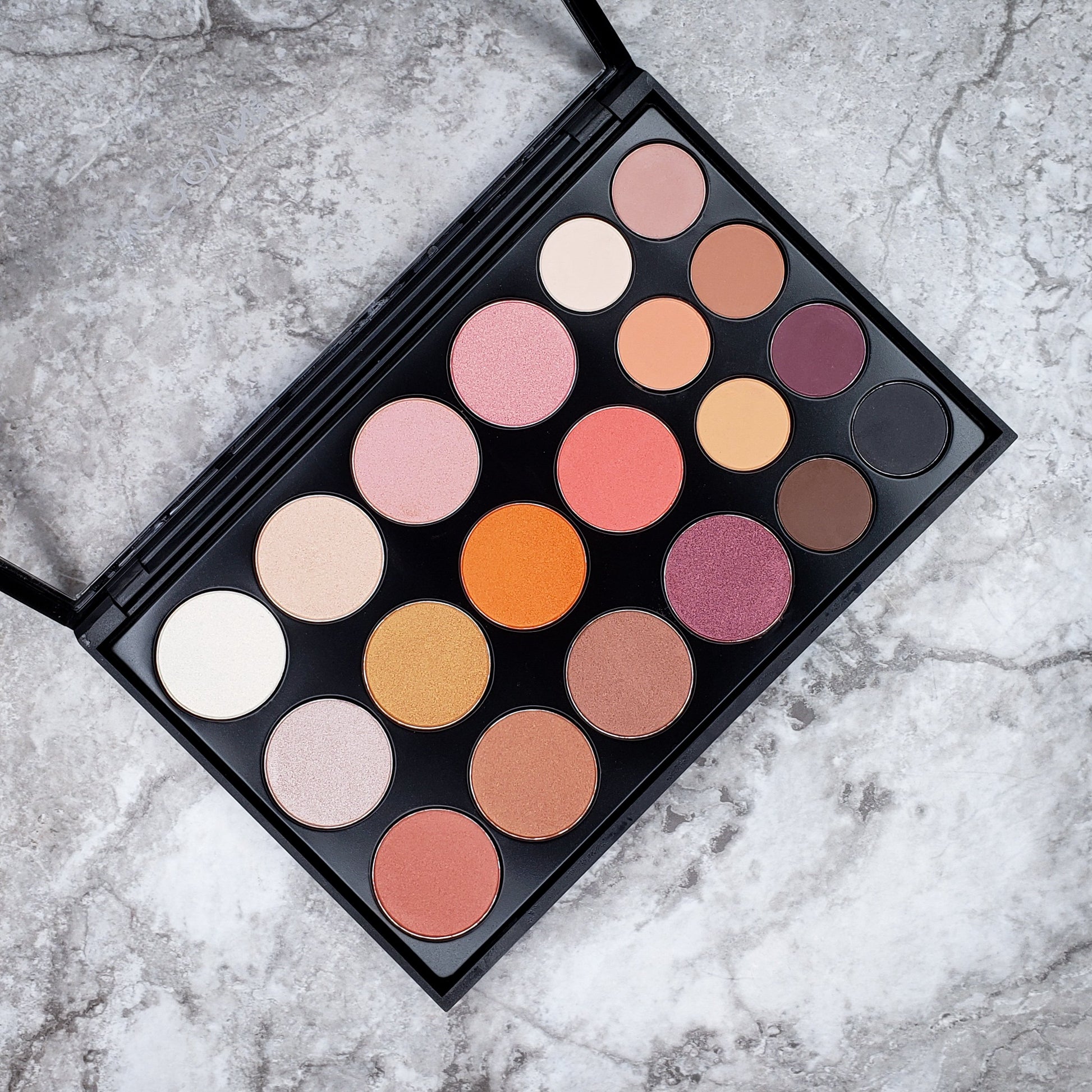 Crown Pro Eyeshadow Golden Peach Collection CP15 - Crown