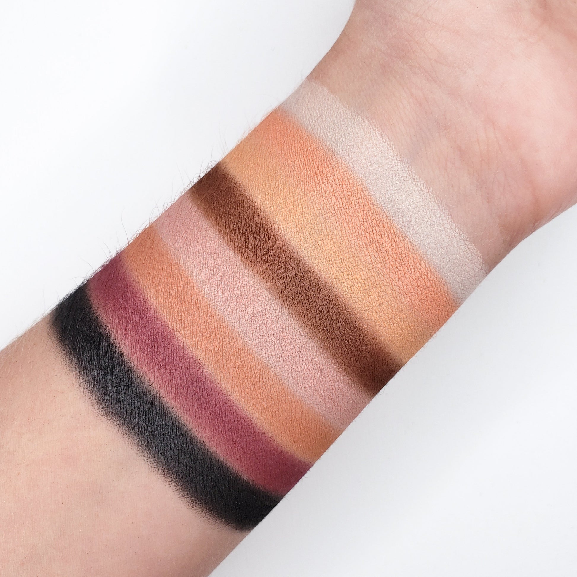 Crown Pro Eyeshadow Golden Peach Collection CP15 - Crown