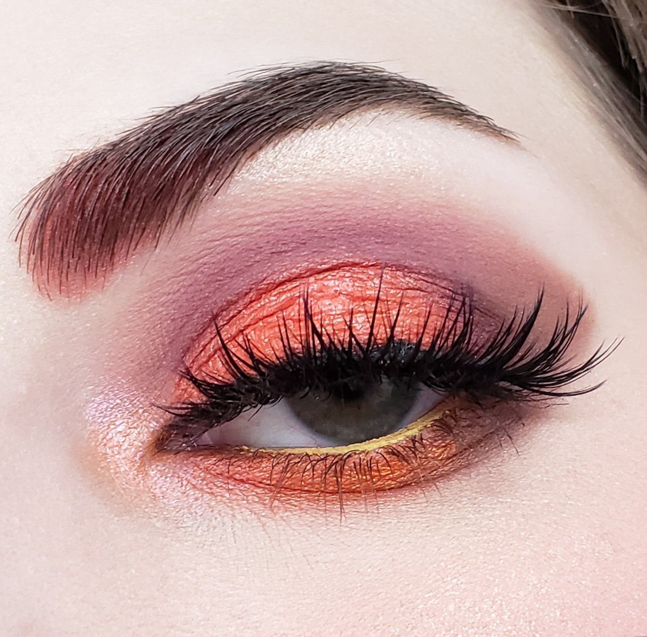 Crown Pro Eyeshadow Golden Peach Collection CP15 - Crown