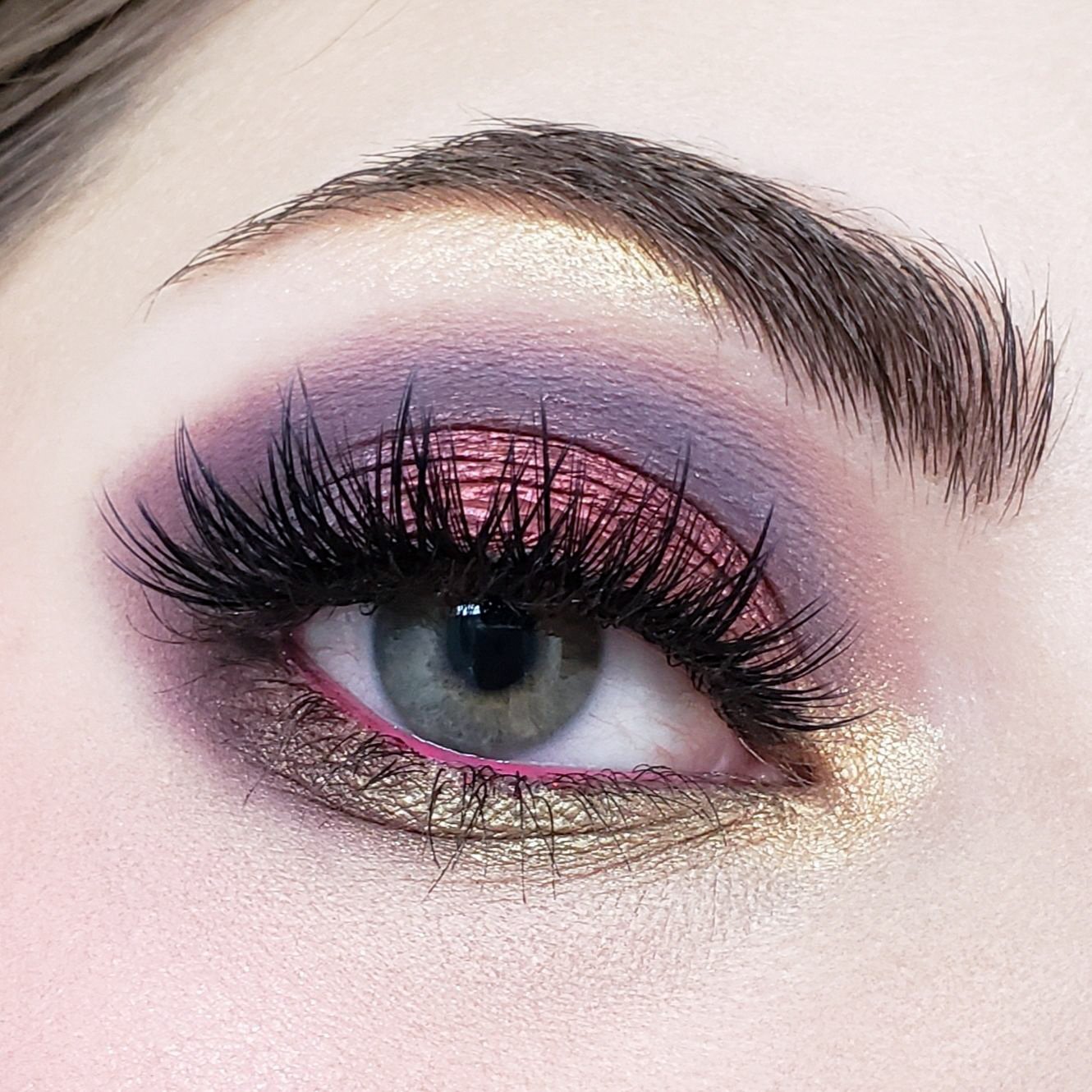 Crown Pro Eyeshadow Smoke Collection CP03 - Crown