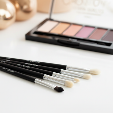 5 PC CROWN PRO EYE SET lifestyle image